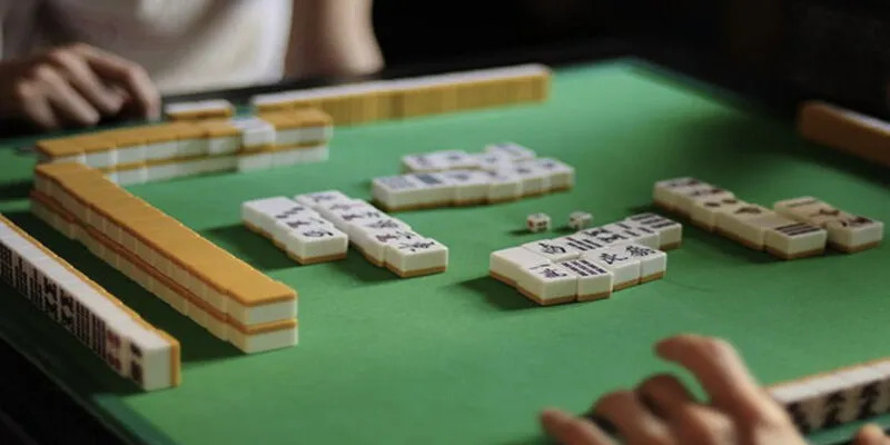 Bộ b&agrave;i gồm 4 bộ v&agrave; 1 khung, với tổng số 160 qu&acirc;n b&agrave;i